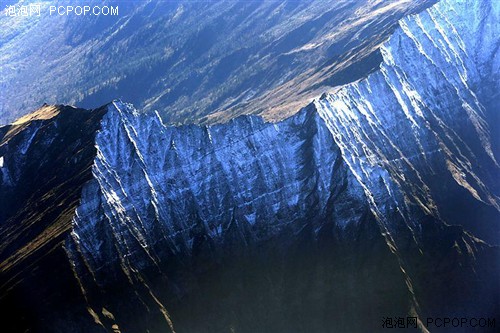 海南摄影达人航拍“岷山千里雪” 美不胜收 