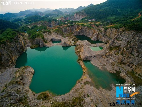 航拍铜锣山国家矿山公园 如外星奇景 