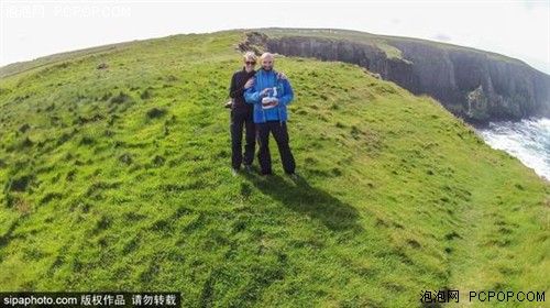 德国夫妻辞职度蜜月用无人机记录爱尔兰震撼美景 