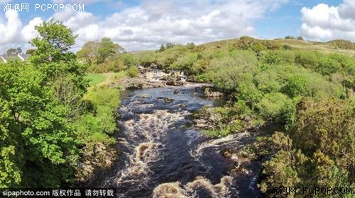 德国夫妻辞职度蜜月用无人机记录爱尔兰震撼美景 