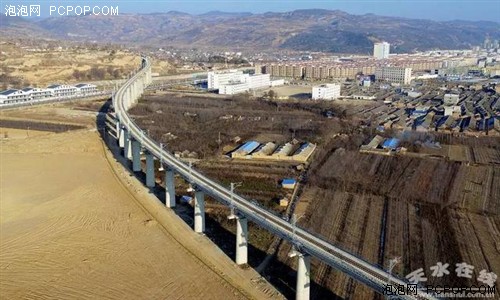 天平铁路正式开通运营 无人机航拍天平铁路 