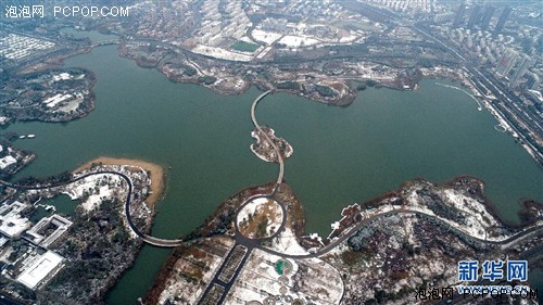 无人机队航拍合肥翡翠湖雪景 