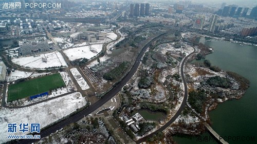 无人机队航拍合肥翡翠湖雪景 