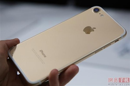 对比6s!iphone 7土豪金高清图赏_-泡泡网