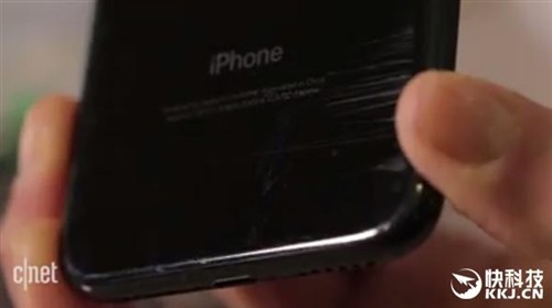 iPhone 7亮黑注意了！机身实测超不耐划 