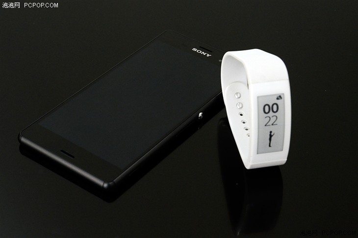 记录生活细节 索尼SWR30智能语音手环