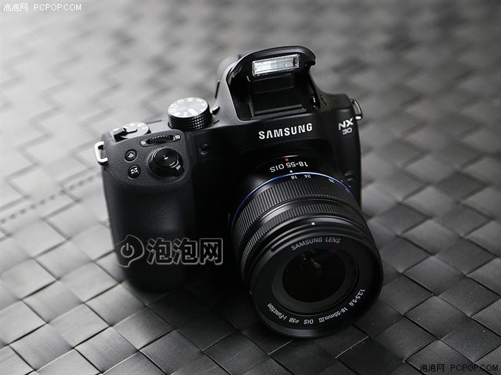 三星NX30(18-55mm)套机苏宁现售5895元 