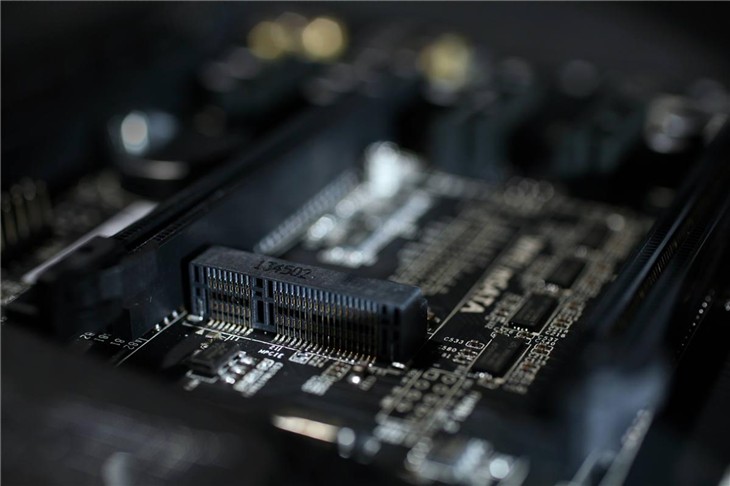 求战之心 iGame Z97横扫疾风之刃角斗场