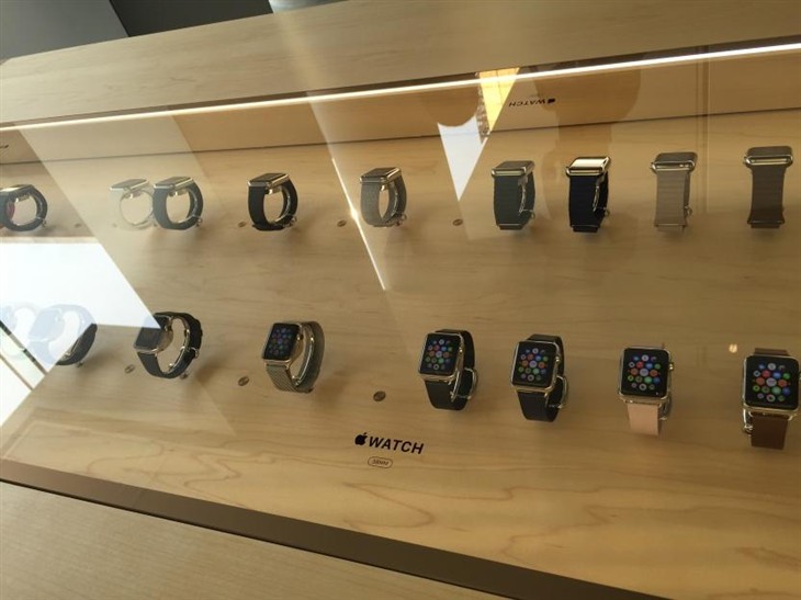 Apple Watch 预订首日，莫文蔚也去试戴了  