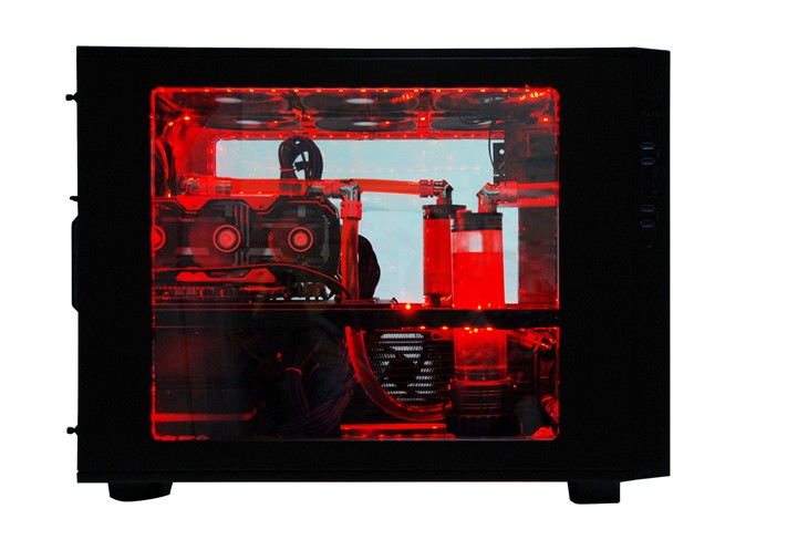 高端水冷机箱相遇堆栈机箱火花四射!