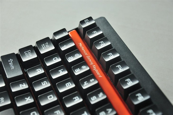 雷柏V500机械键盘 RAPOO黄轴版上市！ 