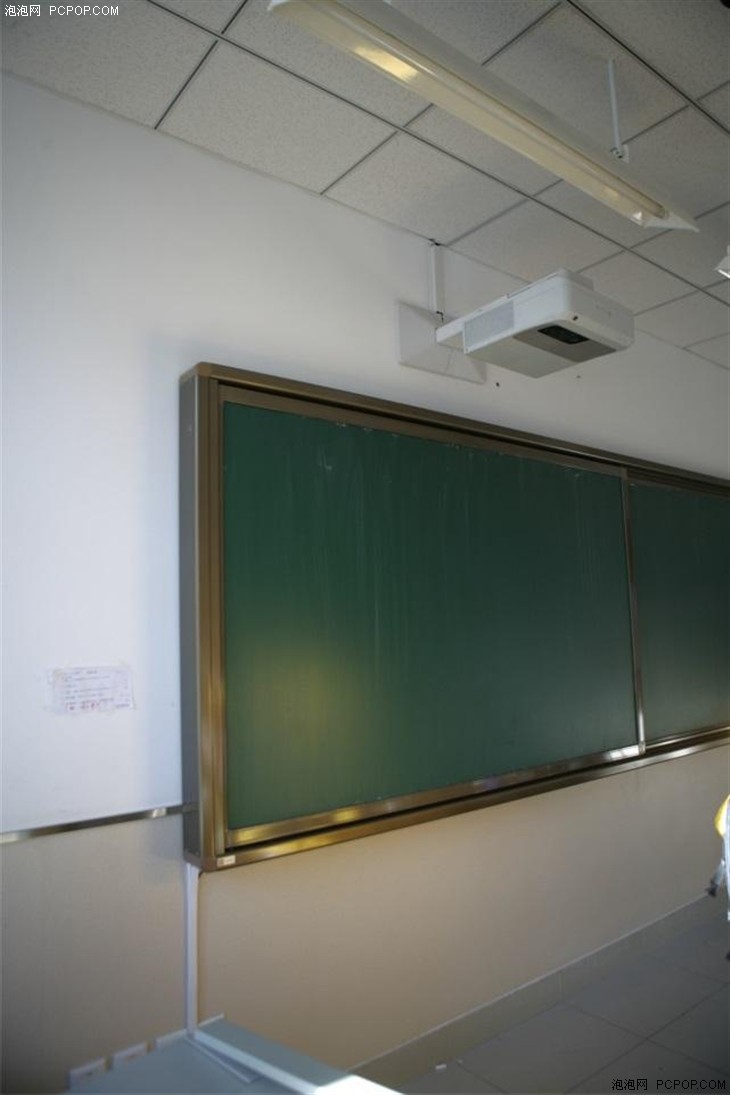 索尼投影机在人大附中学校的典型应用 