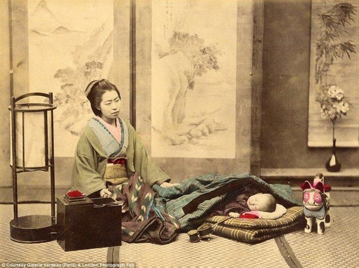 最早彩色照片 日本幕府时代妓女的日常 