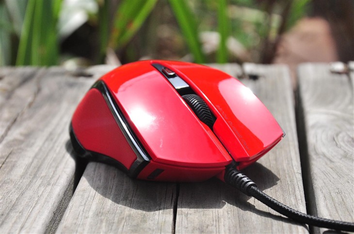 燃情六月 雷柏V20游戏鼠标红色镜面版 