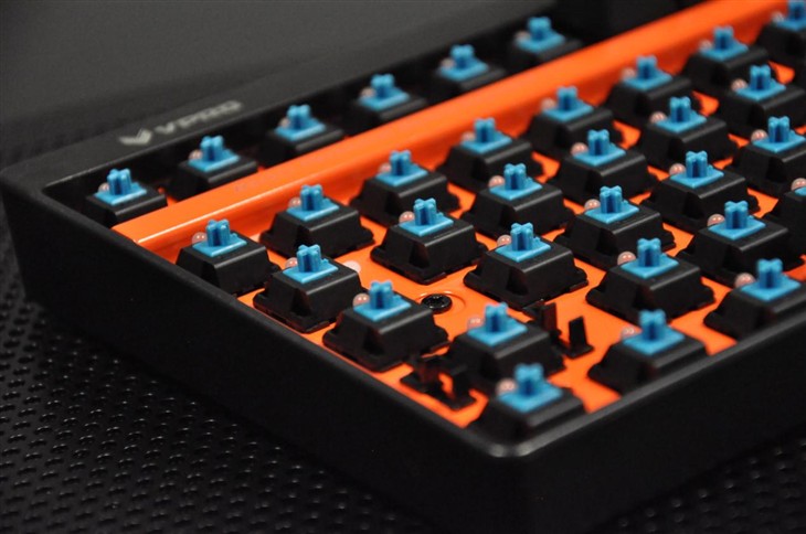 雷柏V500S全无冲全背光机械键盘上市! 