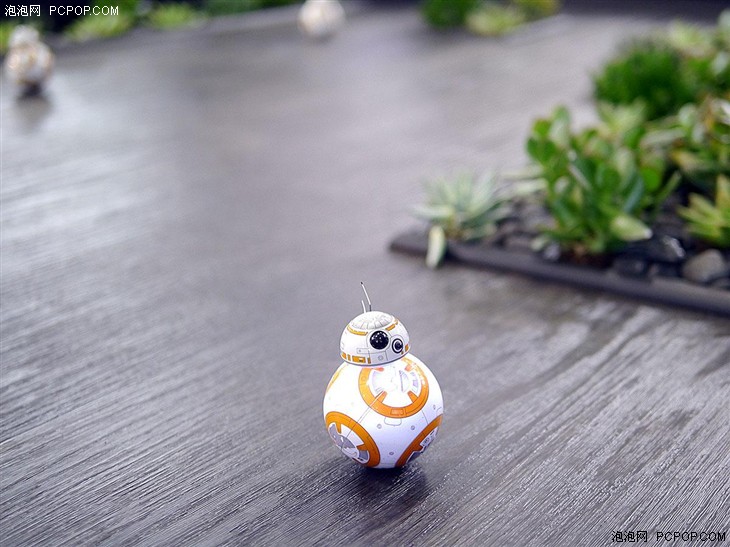 IFA2015:SPHERO智能小球推星战BB-8版 