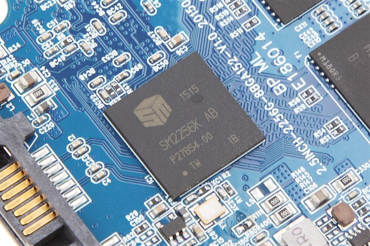 搭配SM2256主控 金泰克T-ONE SSD测试 