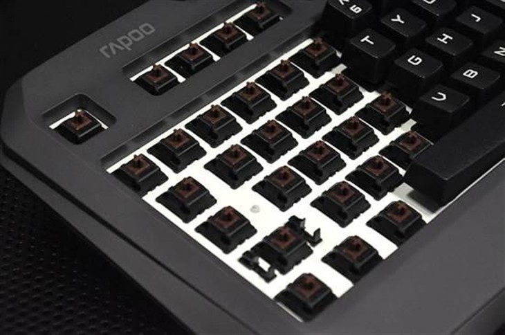 雷柏V700黑青茶轴机械键盘黑色版图赏 