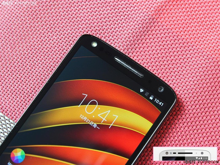 屏幕摔不坏的手机 Moto X “极”评测 
