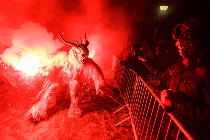 Krampus：惩罚孩子的圣诞老人 