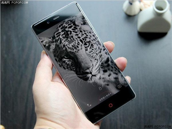 天地惠:黑科技无边框 nubia Z92499元 