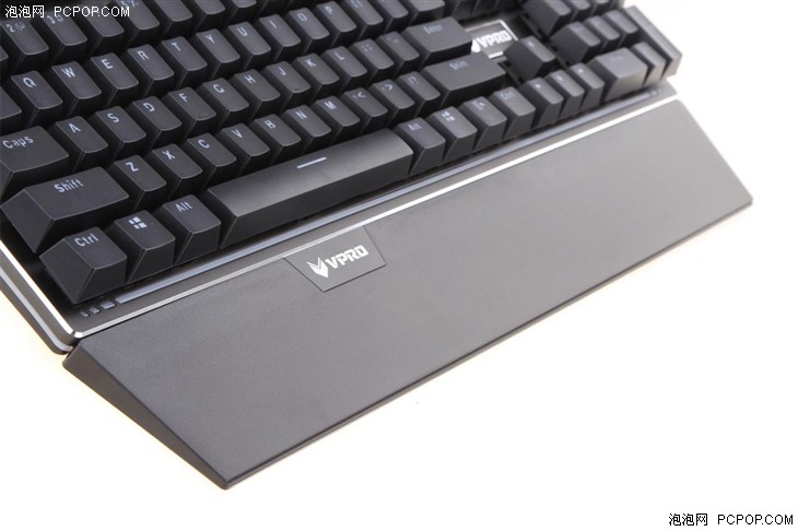  雷柏V720 RGB机械键盘评测 