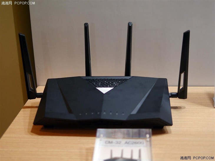 华硕发布无线路由器新品CM-32_AC2600_华硕