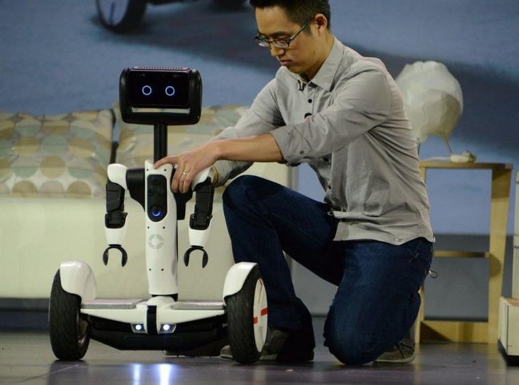 英特尔联合NineBot、Segway共推平衡车机器人