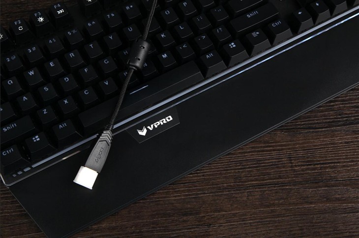 雷柏V720全彩背光机械键盘拆解评测 