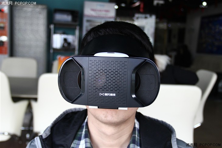 VR？未来科技不是这么玩 暴风魔镜4体验 