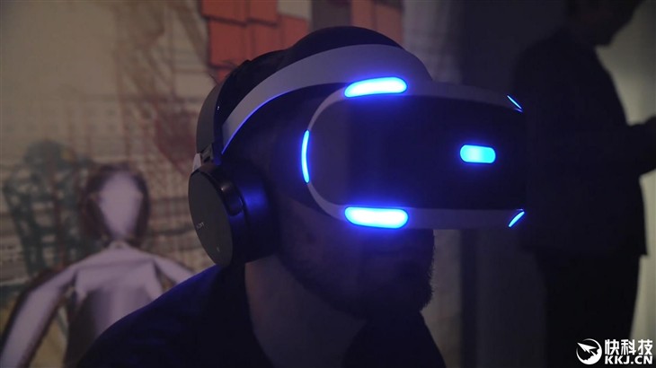 索尼PS VR视频体验：佩戴舒适、手柄烂 