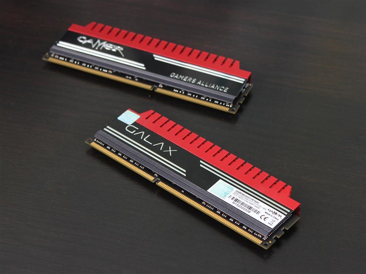 影驰GAMER DDR3-2400 8GB*2超值热售599 