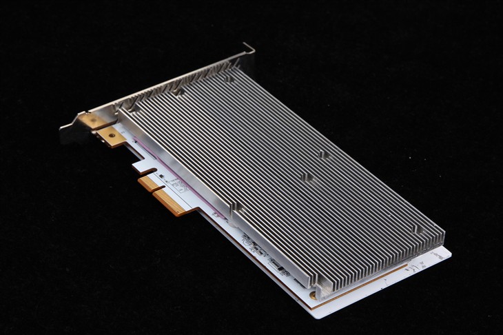 读取2600MB/s 影驰HOF PCI-E SSD评测 