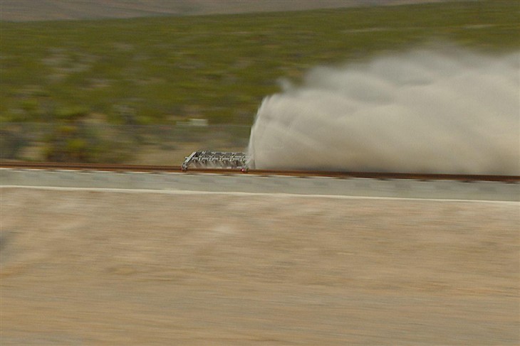 超级高铁测试成功:2秒加速至400英里/小时 
