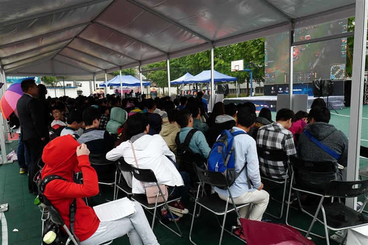 雨战人气不减 雷霆世纪杯北京踢馆赛实录 