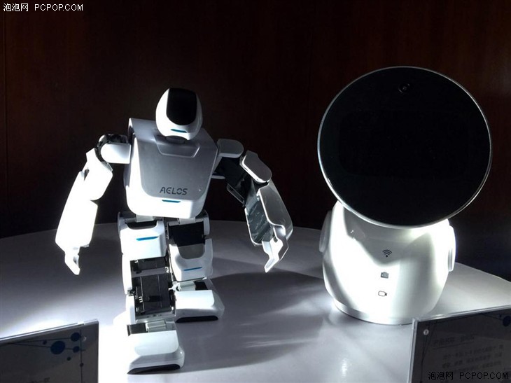 图灵机器人发布数十款机器人创新应用 