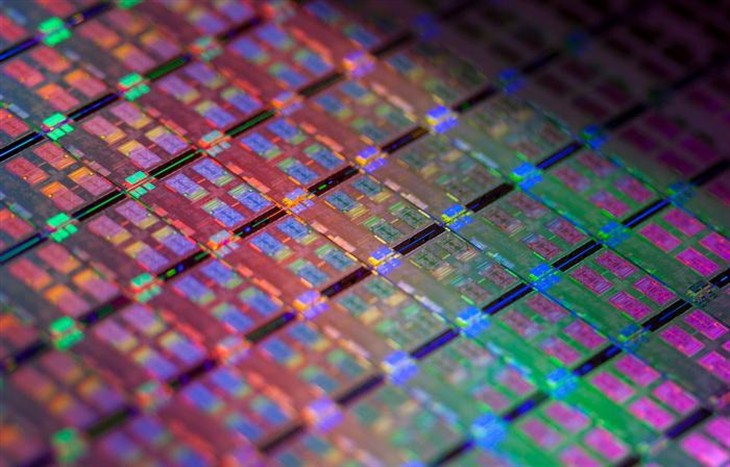 Intel 10nm工艺试产 开发时间提速50% 