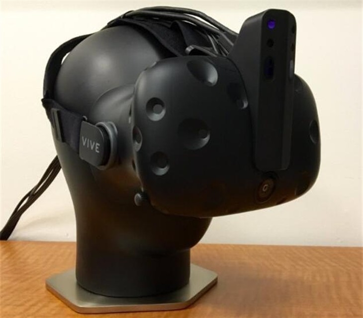 玩具VR看呆！HTC Vive深度感应配件曝光 