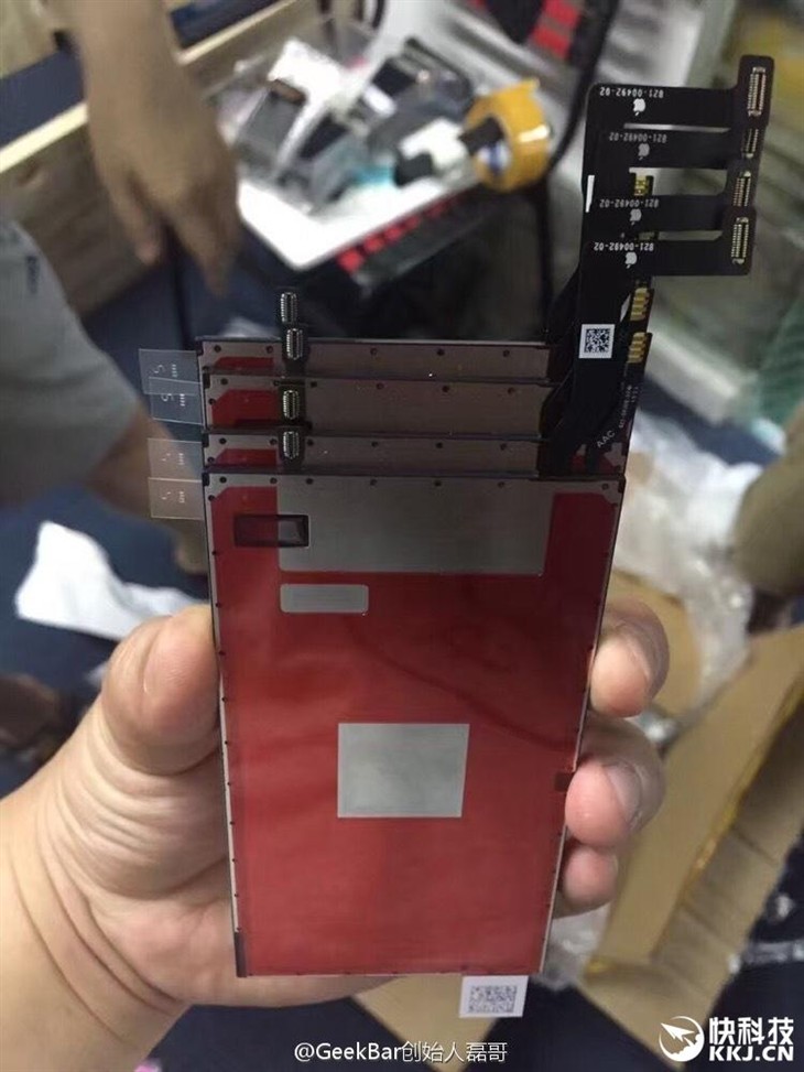 iPhone 7工程机面板曝光：压感Home键 