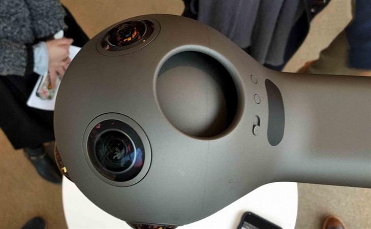 VR新鲜报:VR成人平台让影星直播给你看 