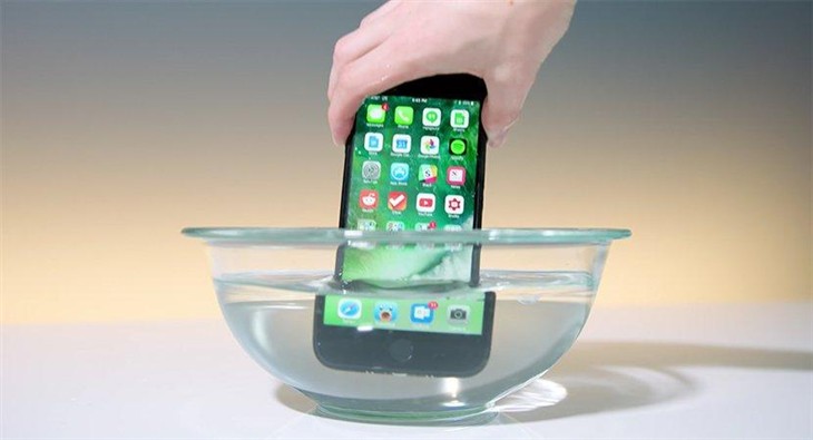实测iphone 7防水结果前后镜头皆入水