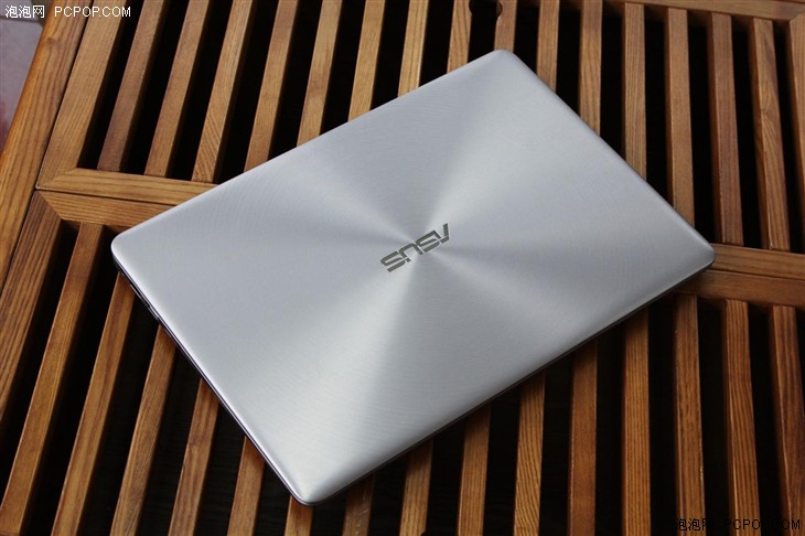 平价窄边框 华硕ZenBook U4000评测 