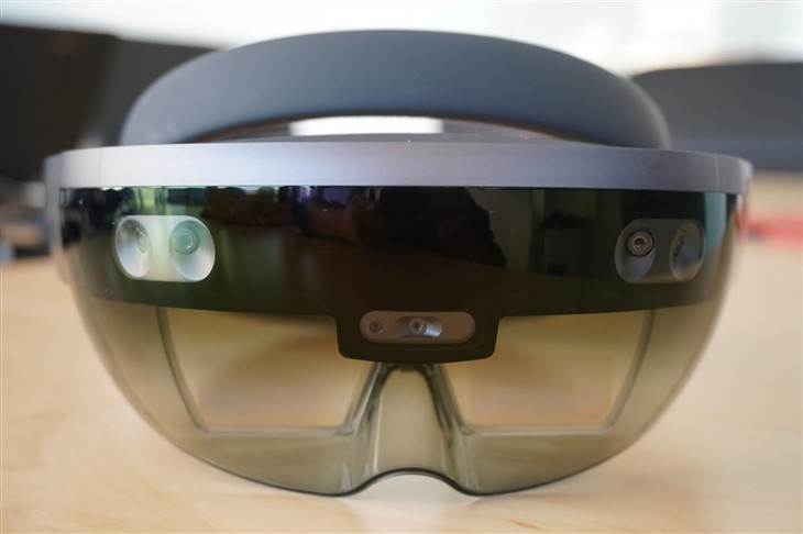 科幻照进现实 微软HoloLens深度体验 