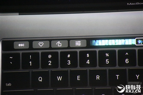 苹果笔记本macbookpro屏幕有多惊艳 9c7cafbf-21e2-46a8-b1e8-922c8069926f.jpg