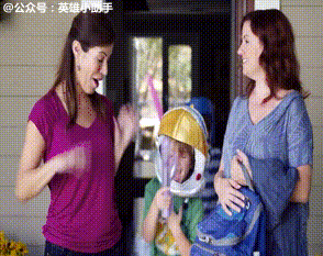 lol妈妈遇上熊孩子,场面一度十分尴尬.