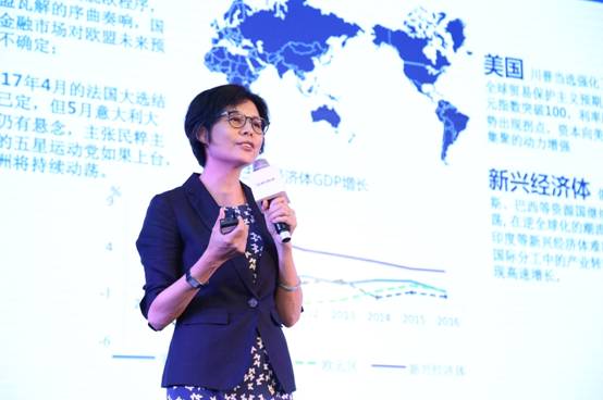 主持人改说段子 李晨携手腾讯理财通花式演绎