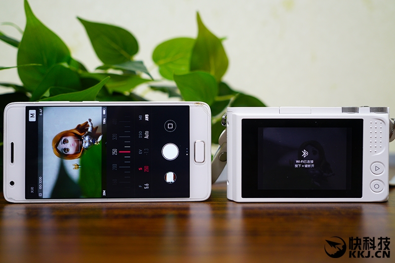 比肩索尼微单!小蚁微单初雪版评测:纯白如雪