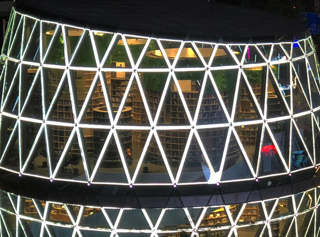 华为P20 Pro和苹果iPhone X实拍对比:老果粉看