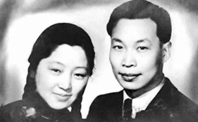 淡泊明志泽千秋, 慧心风骨忆永存。 中国第一代核物理学家何泽慧 2017年6月15日,慧眼硬X射线调制望远镜以卫星的形式在酒泉卫星发射中心成功发射,这是中国首颗空间X射线望远镜,其名称慧眼不仅寓意中国在太空独具慧眼,也是为了纪念推动中国高能天体物理发展的科学家何泽慧。