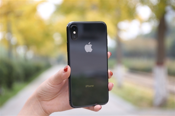 这画面苹果扎心：iPhone X彻底蔫了！